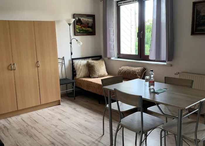 Luzia オーバーホーフ