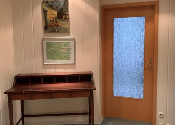 Luzia オーバーホーフ